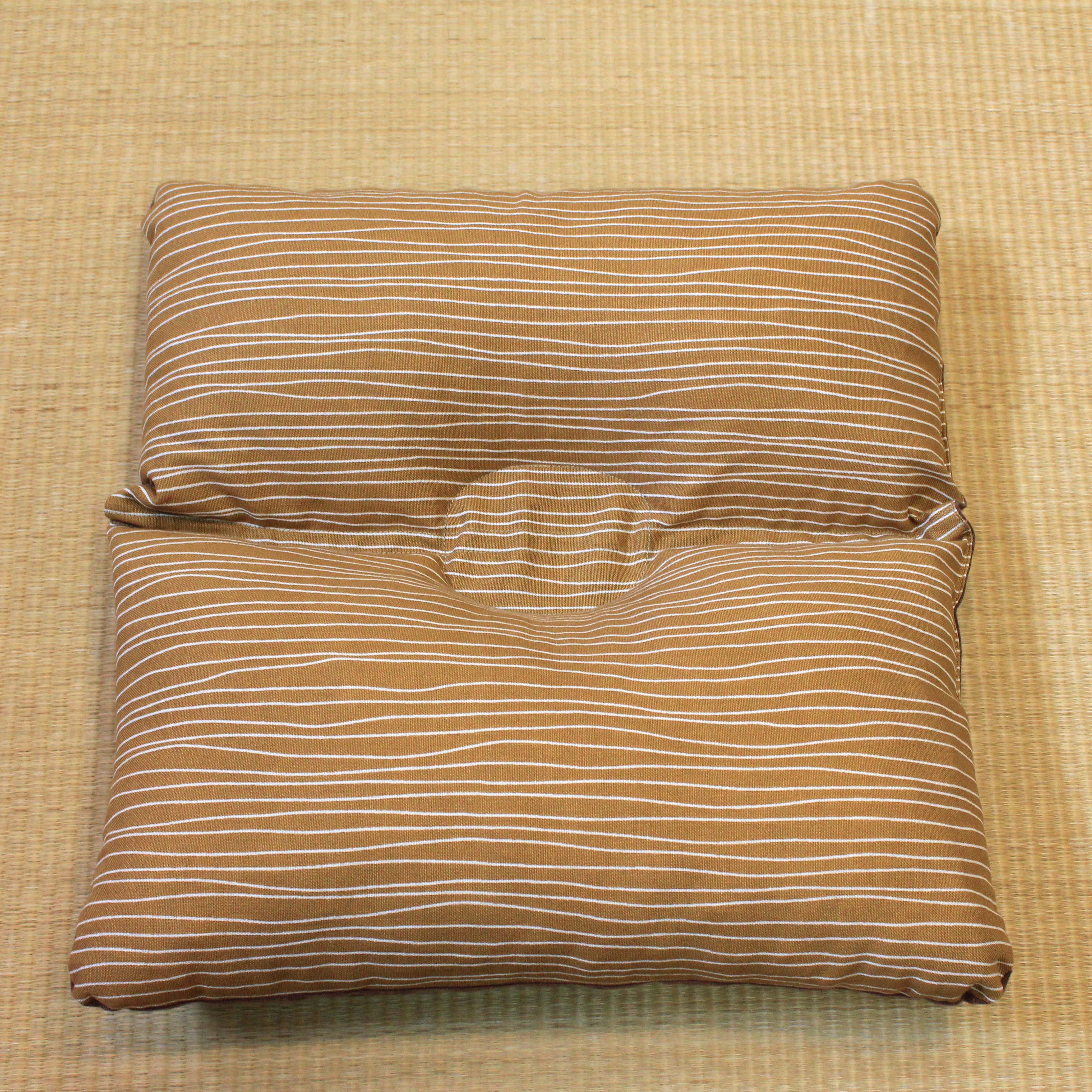 よろけ(くちなし) むら糸(栗梅)